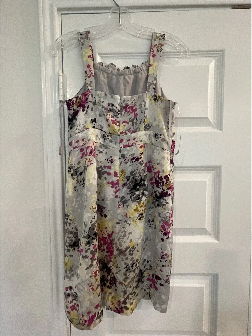 Anne Taylor Loft Petite White Floral Dress With Floral Neckline XXS 34